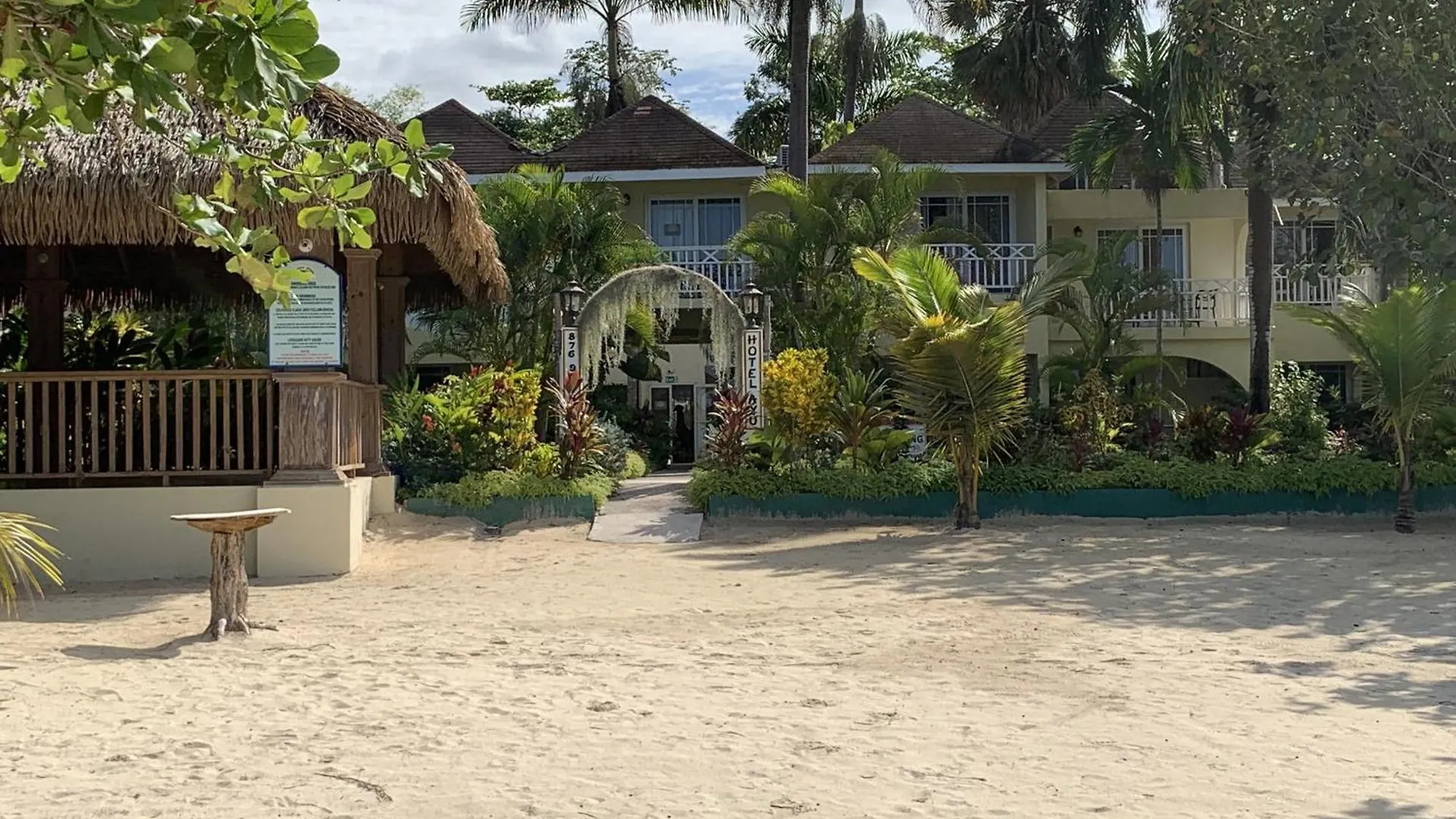2-Bedroom Apt In An Ocean Front Resort In Jamaica - Enjoy 7 Miles Of White Sand Beach! Apts Negril